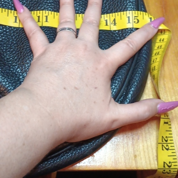 Dooney and bourke hobo handbag - Picture 12 of 12